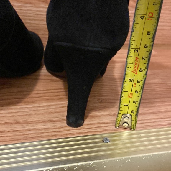 Enzo Angiolini black suede ankle booties - size 6 - Picture 6 of 6